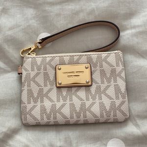 Micheal Kors Wristlet